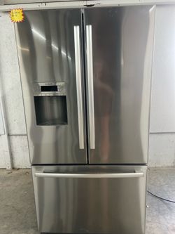 Bosch Stainless Steel French Door Refrigerator with Bottom Freezer & Water Dispenser ❄️✨