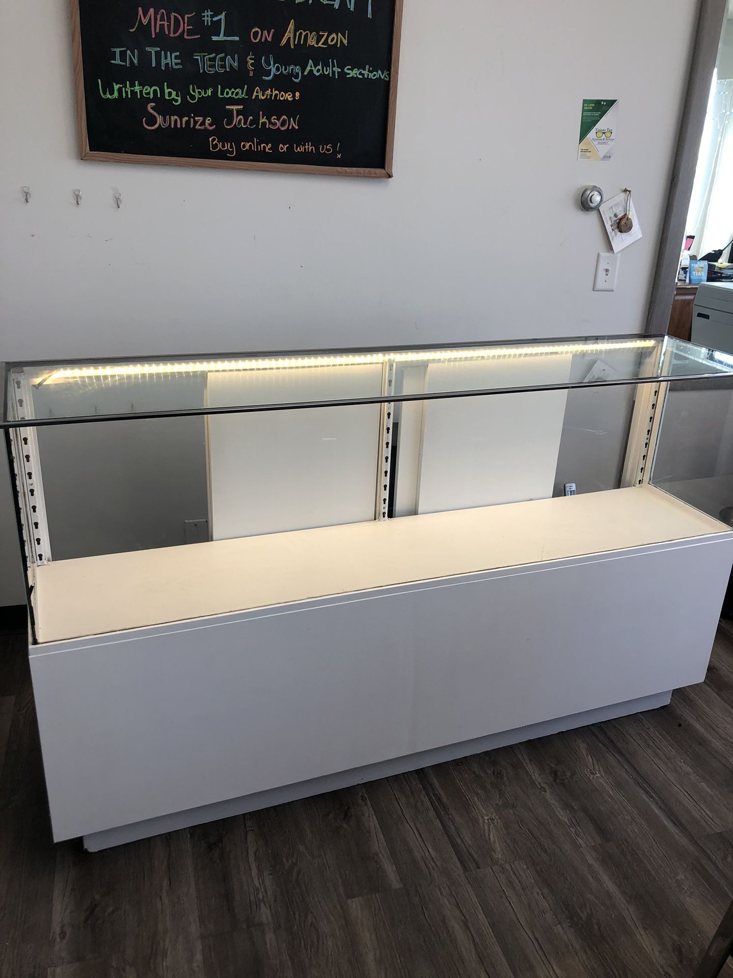 Store Counter Display Shelf