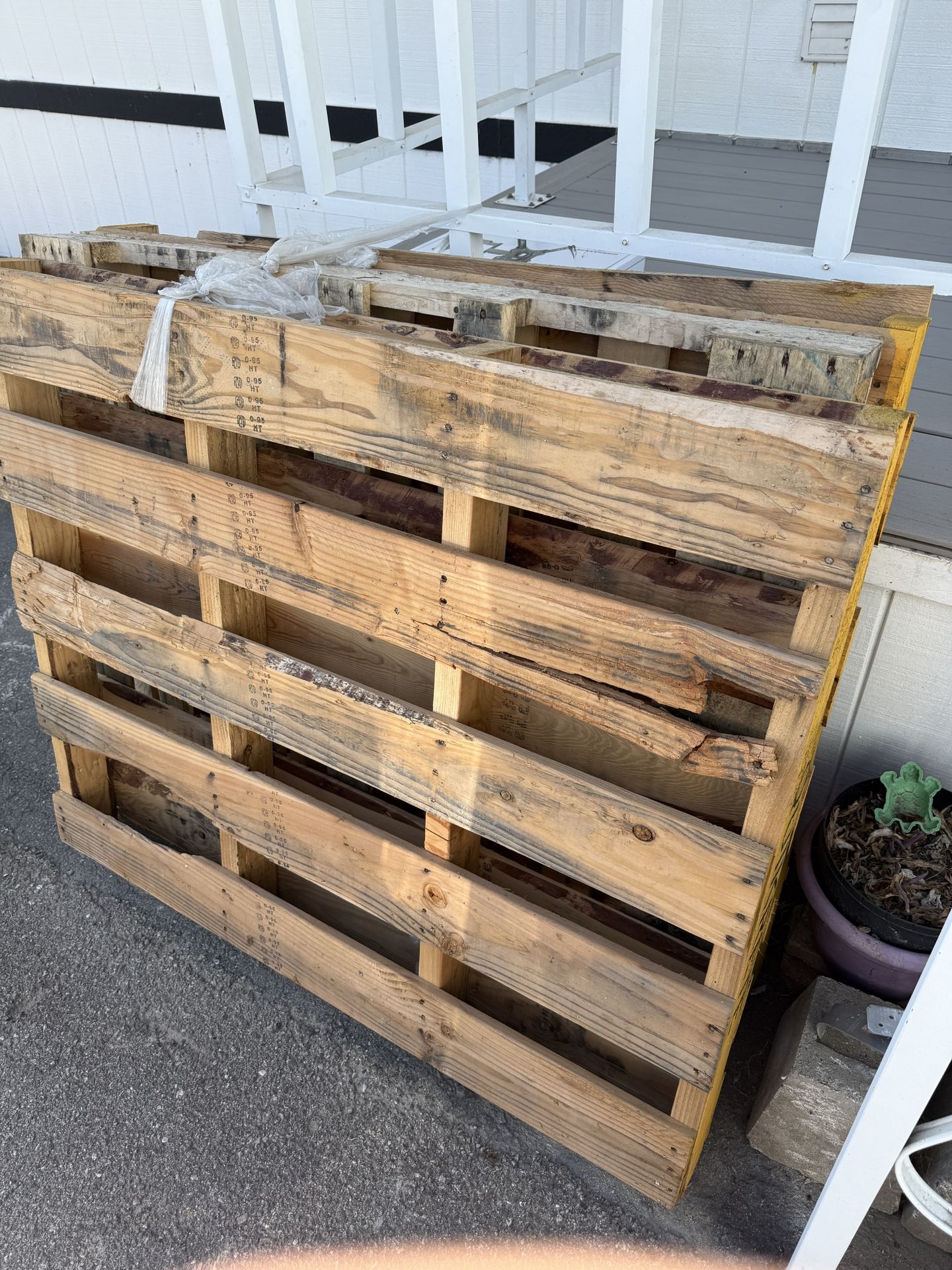 Free Pallets