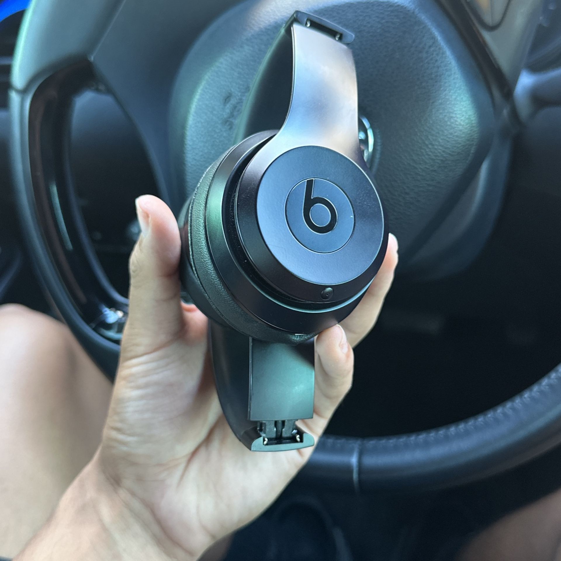 Beats Solo 3 Wireless with Carrying Case