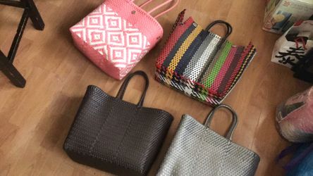 Nuevas Bolsa Para Manda do Tres Son Abiertas Y Una Se Sierra De Caja