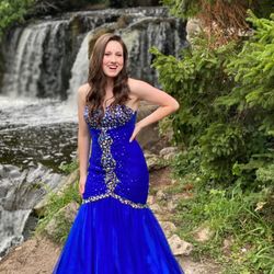 Dress for quinceañera / sweet 16 / prom / homecoming