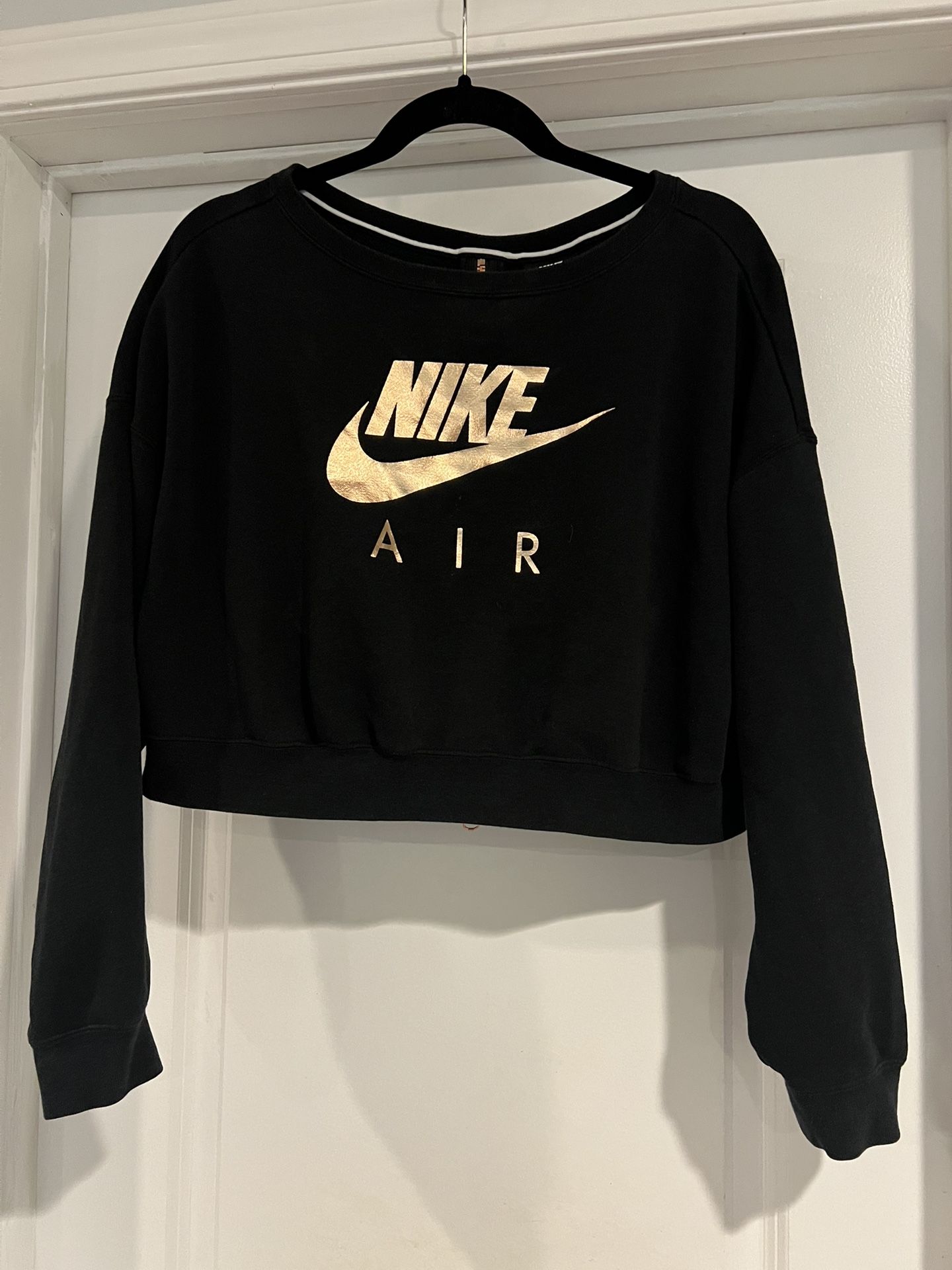 Nike Womens Long Sleeve Cropped Sweatshirt Loose Fit Casual Workout Shirts Crop Tops Pullover
