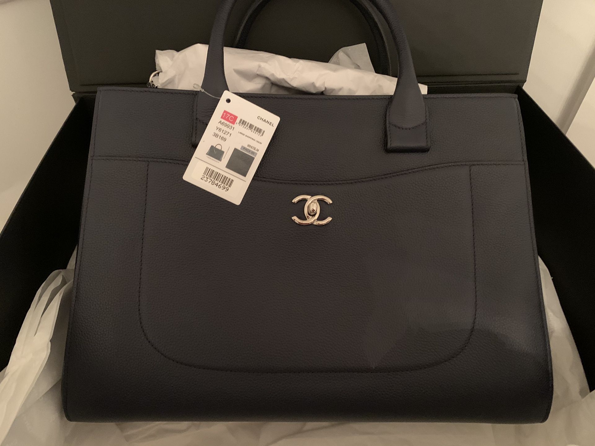 Chanel Neo Executive bag