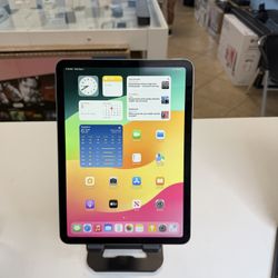 Apple iPad Air M2 128GB Gray iOS 17.4 Battery cycle 1