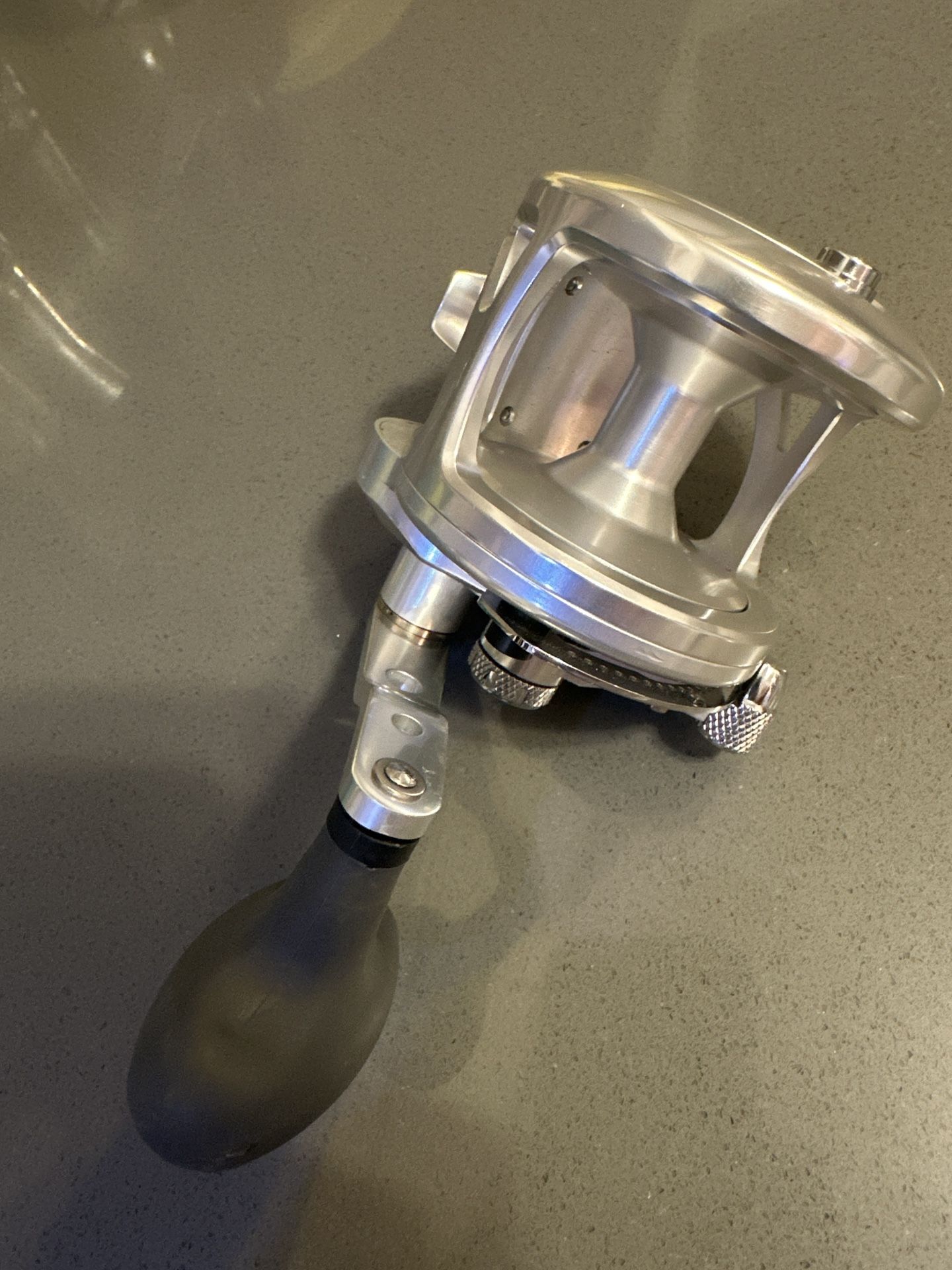 Avet JX 6.0:1 G2 LH Single Speed Reel