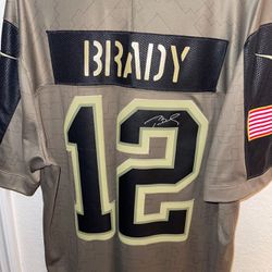 Tom Brady Jersey XL With Stitched Signature 