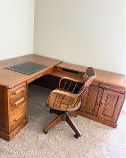 Wood Computer table and chair $200