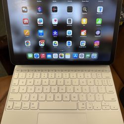 iPad Air M3 / Magic Keyboard 