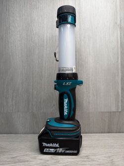 Makita Lantern Flashlight DML806 With Battery (A1D030602)