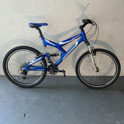 BICYCLE GIANT 24 SPEED SIZE 26 BRAND NEW