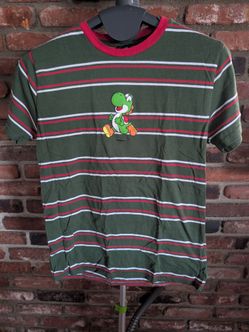 Super Mario Yoshi t-shirt size M
