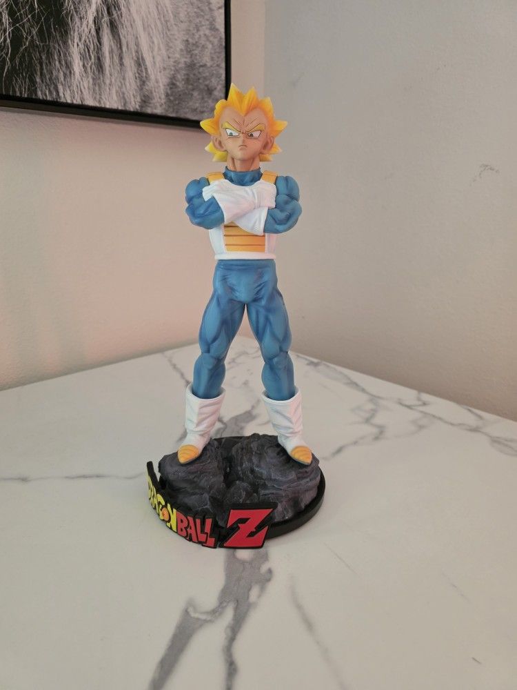 Dragon Ball Z Vegeta Figurine β 25β Tall β Pristine Condition - $35