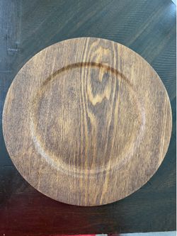 (80) Faux wooden chargers