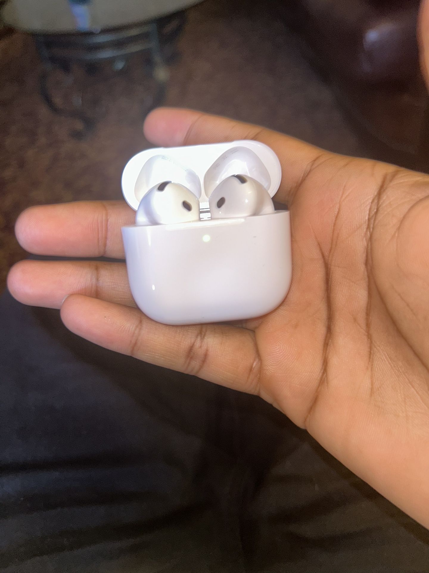 AirPods 4