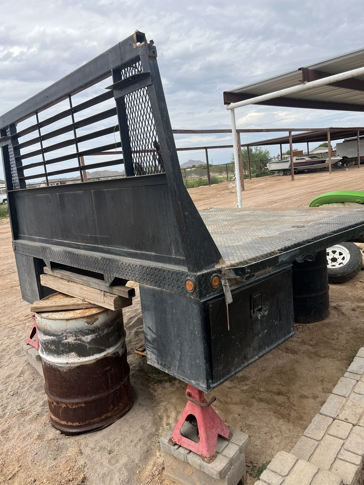 Iron flatbed