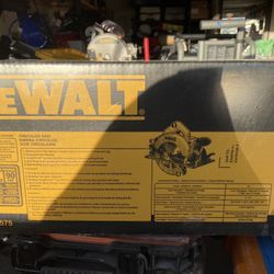 DEWALT DWE575 Lightweight Circulat Saw - Yellow (EX)