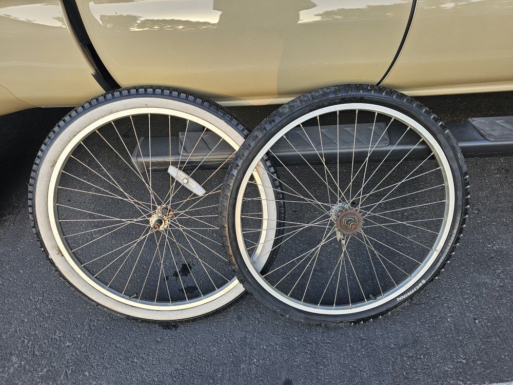 26x2.125 RIMS AND TIRES FOR BIKE CRUISER