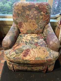 Classic Floral Upholstered Chair