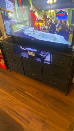 Tv stand/Dresser