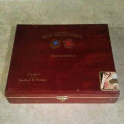 Vintage San Cristobal Monumento Cigar Box