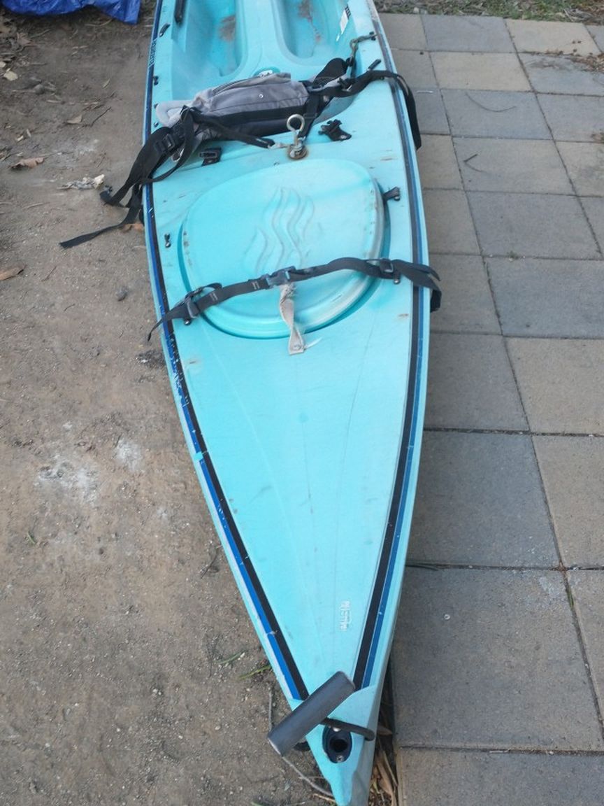 Aquaterra Prism Kayak With Paddle