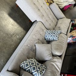 Couch/ Sofa 