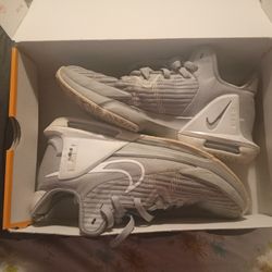 LeBrons Wetness 6 Size 9 