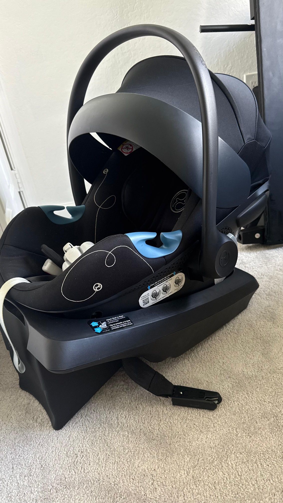 Car seat And A Stroller Cybex Set 500$ 