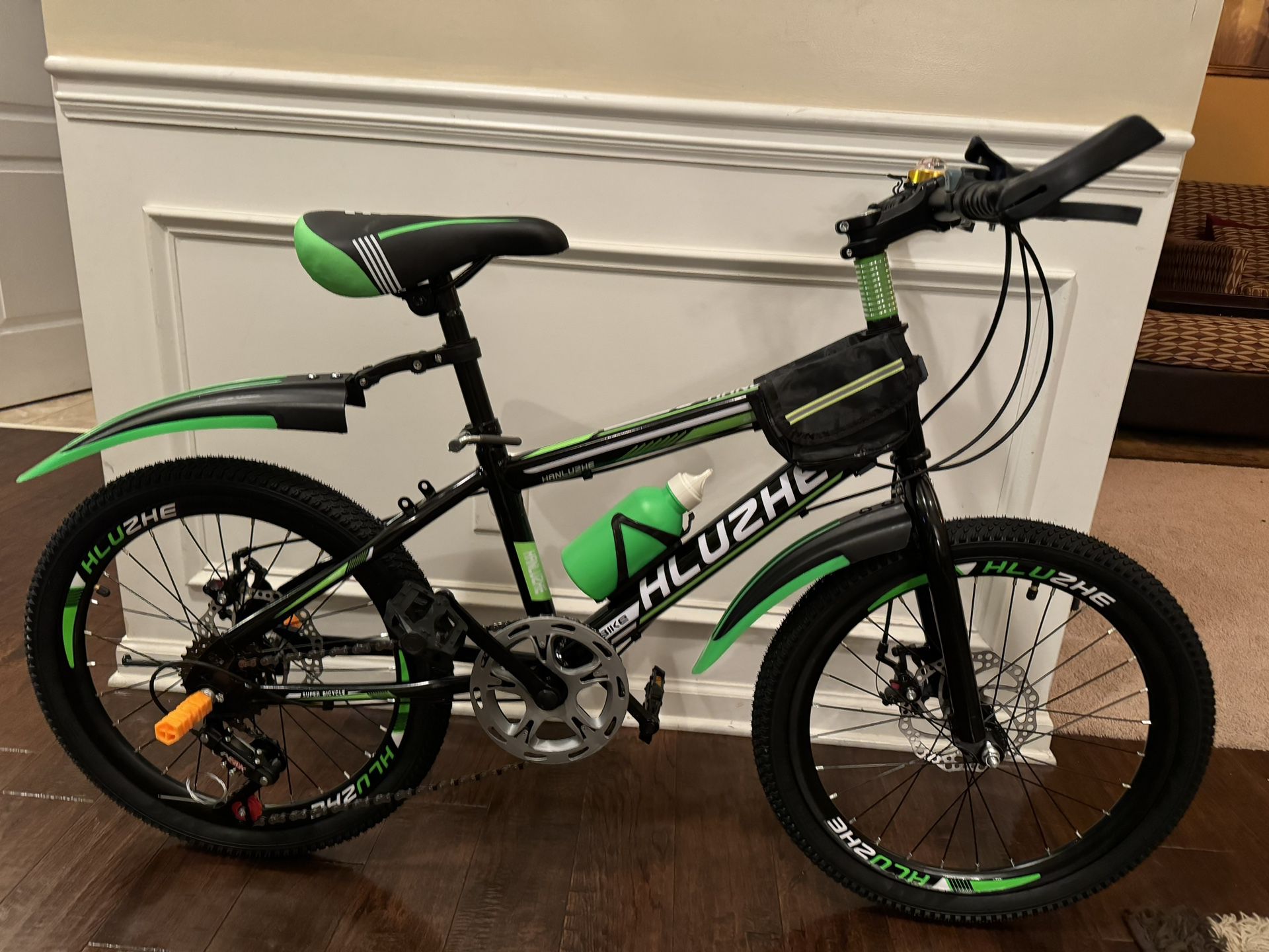 Brand New 20” Mountain Bike - Disc Brakes