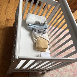 Half Crib With Mattress And Linens