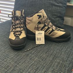 Adidas Hiking Boots Size 81/2