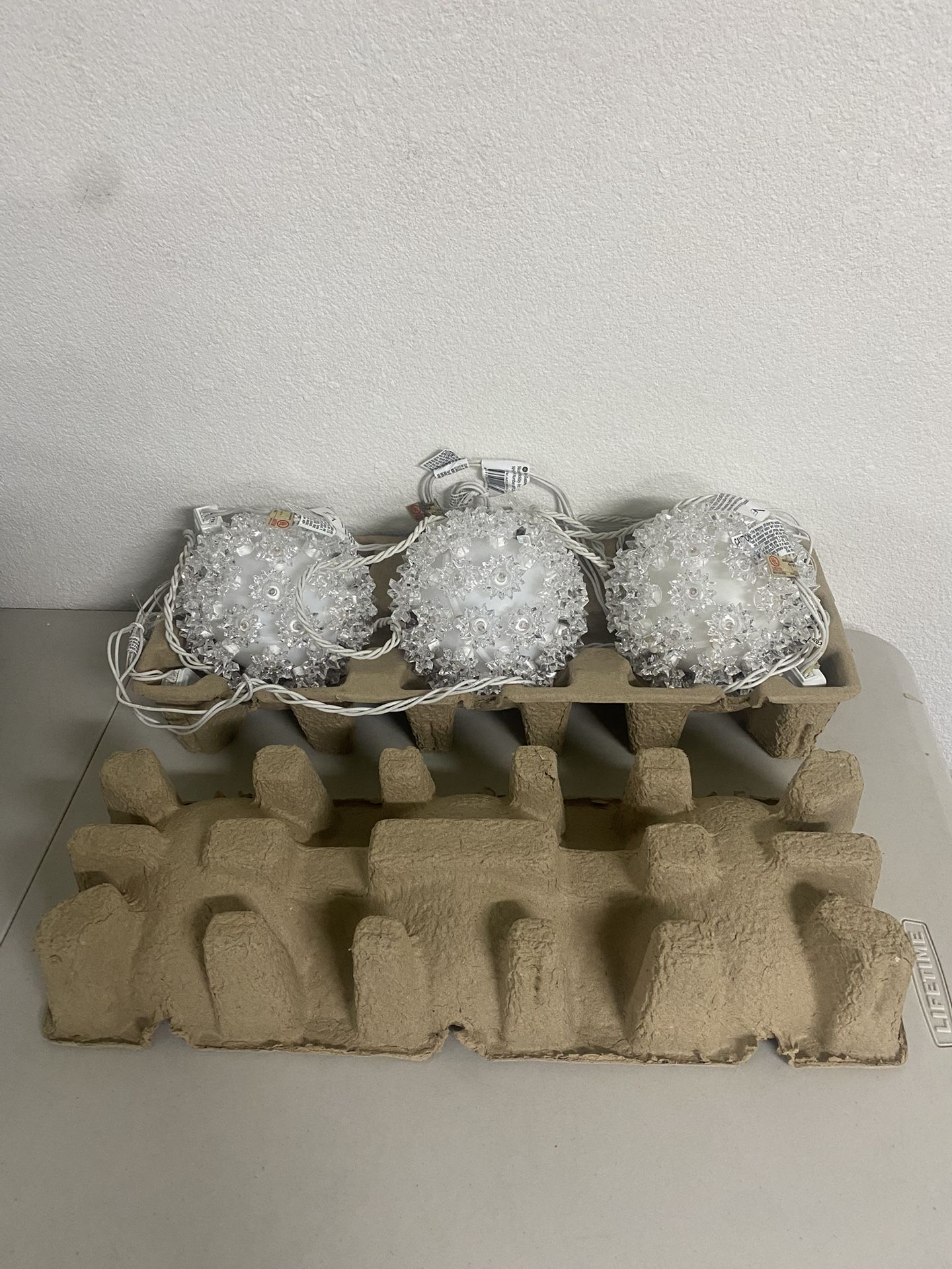 NEW SEALED GE 3 PACK SPHERES Christmas Lights 50 LEDS Each Globe 5.5" Warm White