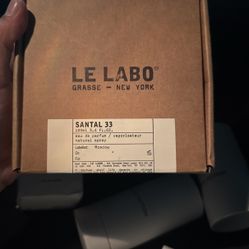 Le labo Santal 33