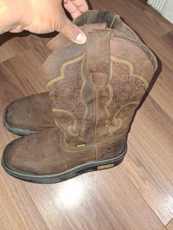 Boy boots