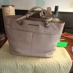 Michael Kors Bedford Shoulder Pouch