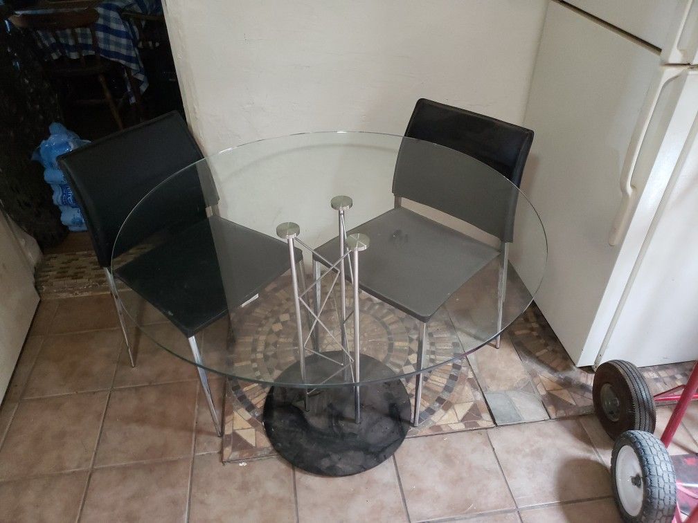 Glass table and 2 chairs