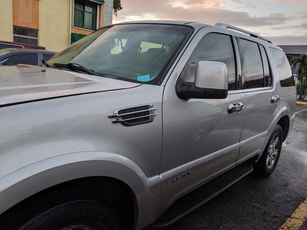 2004 Lincoln Aviator