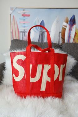 💯% Authentic Sold Out Supreme Raffia Tote RED