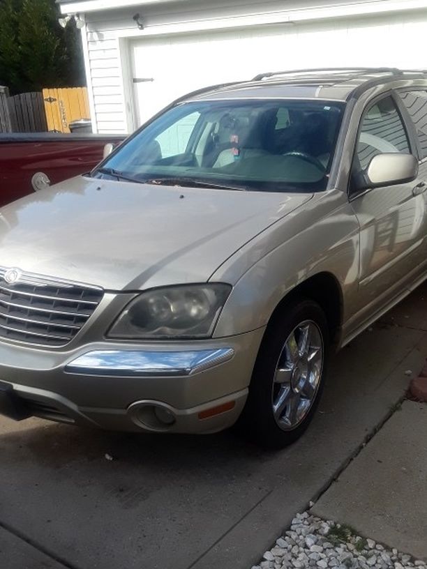 Gold 2006 4 Door Chrysler Pacifica Limited