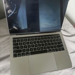 2019 MacBook Pro With TouchBar 13”