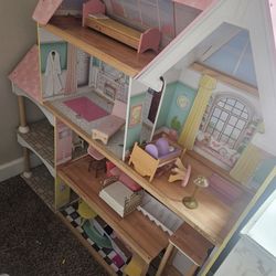 Large Doll House