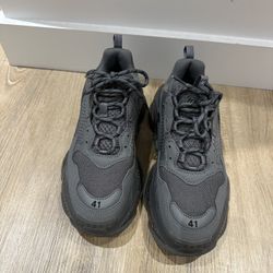 Balenciaga Triple s Sneakers
