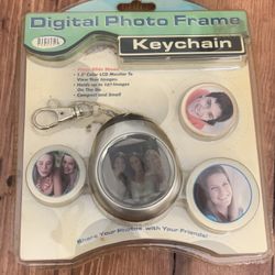 New Sakar Digital Photo Frame Keychain 1.5" Color LCD Monitor Up To 107 Images