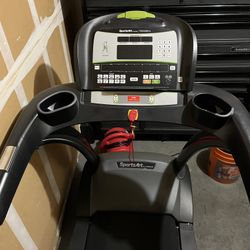 Sports Art Fitness Treadmill