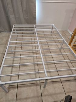 Heavy Duty Bed Frame Platform Bed Mattress  Booster