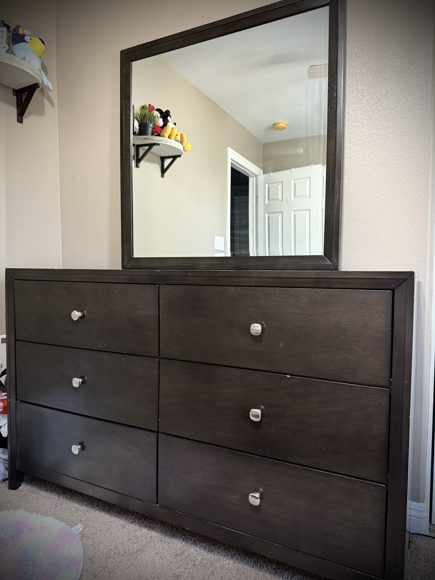 Solid Wood 6-Drawer Dresser with Mirror