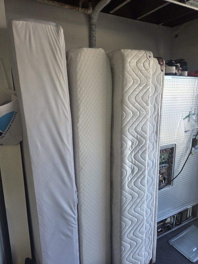 Twin Mattress Set