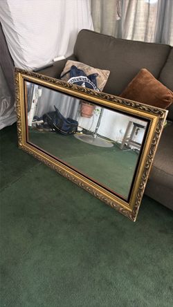Wall mirror