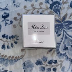 Miss Dior - Eau De Parfum - BRAND NEW SEALED 
